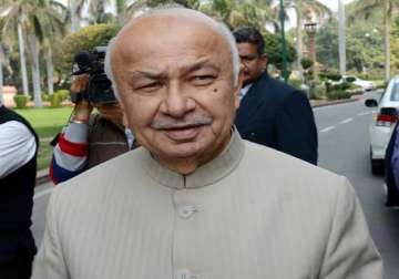 hyderabad blasts shinde says only general alert was received from intelligence