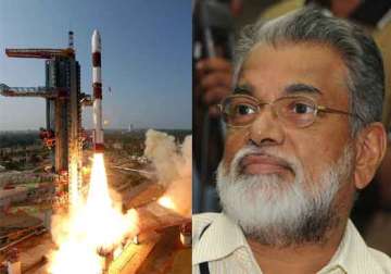 isro firmly denies iaf s man to moon mission claim