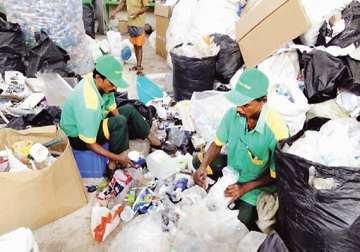 itc to use rag pickers to clean up bangalore