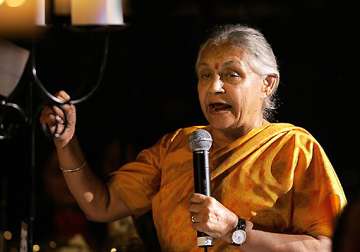 i can t praise a cm accused of post godhra riots says sheila