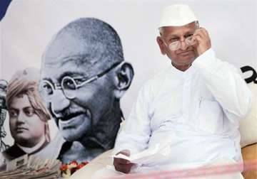 i have never advocated violence says anna hazare