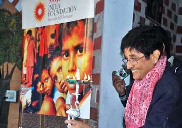 i t dept sends notices to two ngos of kiran bedi