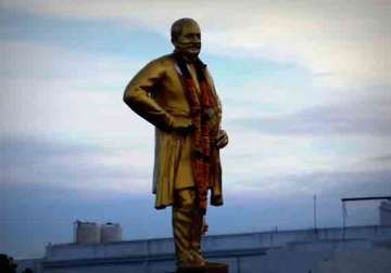 impleading plea on removal of tamil actor s statue filed high court