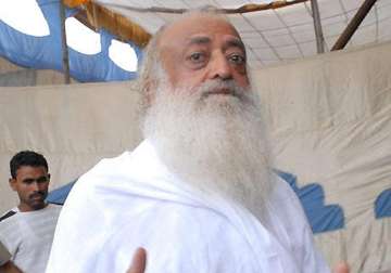 india tv crew members attacked by asaram bapu supporters