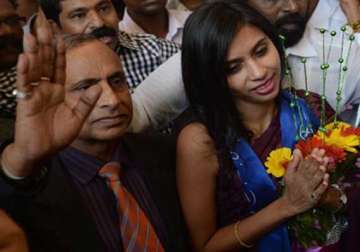 india welcomes dismissal of visa fraud charges agst devyani