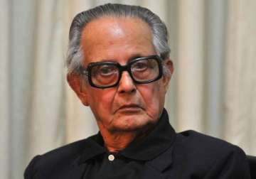 school which rejected r.k. laxman to house his memorial