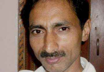 5 cops suspended in shahjahanpur journalist murder case