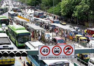 delhi govt decides to scrap brt corridor in south delhi