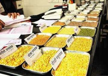 shortage pushes up dal price tur costs rs 180 per kg