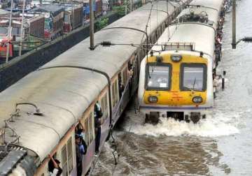 central railway extends help to stranded passengers as trains halted midway