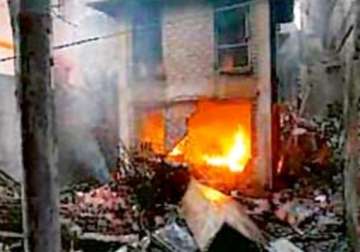 two more houses used by blast suspect found in burdwan