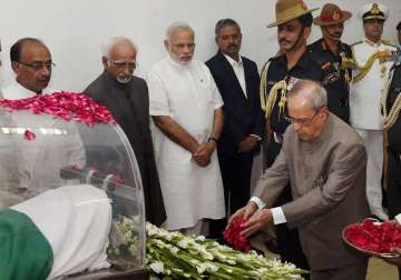 president leads nation in paying tributes to former president apj kalam funeral on thursday