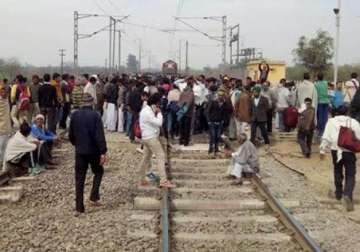 over 1000 trains hit by jat stir in north india