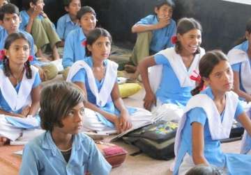 uttar pradesh govt school girls to get free sanitary pads