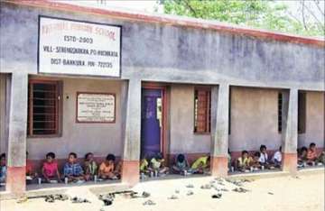 maoists running primary school in bengal