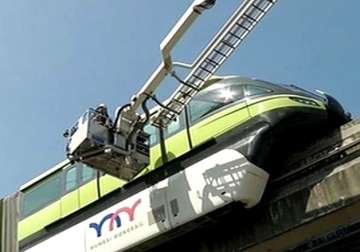 mumbai monorail resumes after brief disruption government orders probe