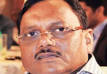 noida chief engineer yadav singh received at least rs 100 crore as bribe