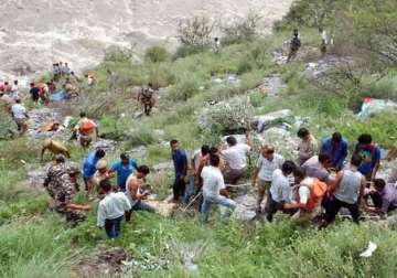 seven killed 26 missing as bus falls into himachal river