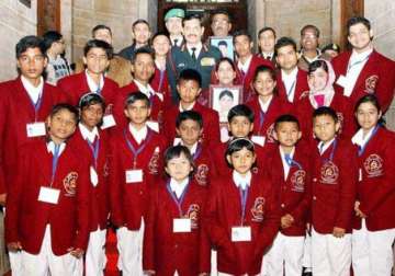 president gives national honours to 25 kids for bravery