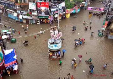 rain brings down temperature in uttar pradesh