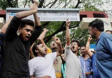 goa ftii student arrested protesters detained near iffi