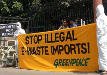 foreign fundings to greenpeace india blocked