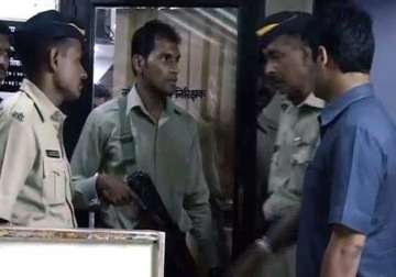 policeman shoots senior kills self in mumbai police station