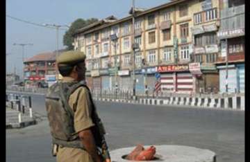 curfew clamped in srinagar
