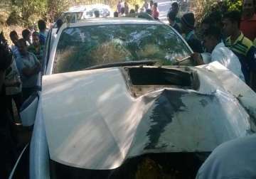 one dead 3 critical as fortuner hits roadside tree near palghar