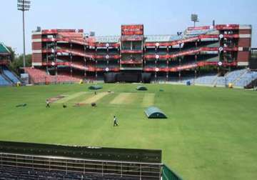 complaint against ddca for serving liquor on dry day