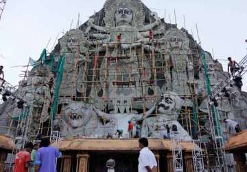 kolkata police bars entry into park hosting tallest durga idol