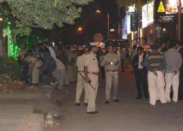 woman killed 3 injured in explosion outside bengaluru restaurant