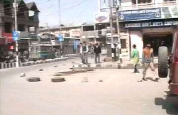 one killed 3 injured in shootout in lal chowk srinagar