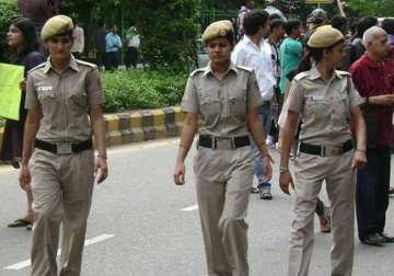 delhi police pcr to have 500 more policewomen lg najeeb jung