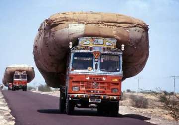 delhi to launch drive against overloaded vehicles