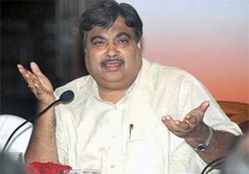 old shipping laws need to be changed gadkari