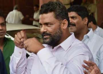 bihar doctors agree to pappu yadav diktats for reducing fees for bpl patients