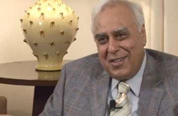 sibal hints at change in question pattern to test intelligence