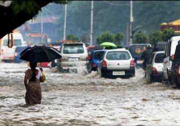 176 dead in tamil nadu more rains expected