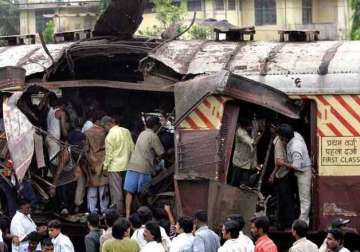 2006 mumbai train blasts 5 convicts sentenced to death