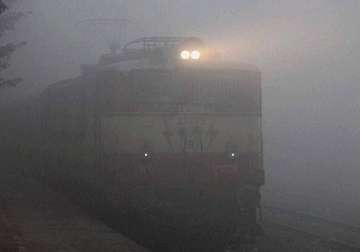 fog delays over 15 trains in delhi