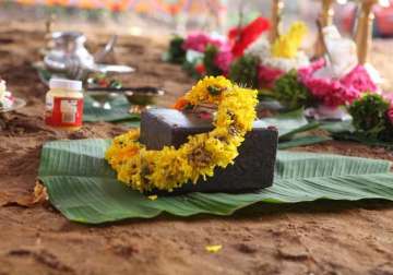 cm chandrababu naidu performs bhoomi puja for andhra capital