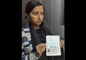 greenpeace activist offloaded from delhi london flight
