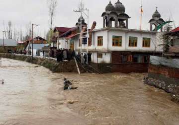 6 bodies recovered from landslides in j k toll rises to 16