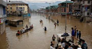 residents in flood hit zone asked to guard against house collapse