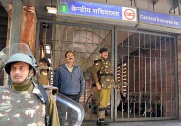 delhi cisf stopped 180 metro suicides caught over 500 people walking on the tracks