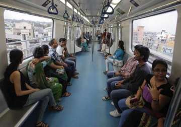 dmrc inks mou with railtel for wifi facility at metro stations
