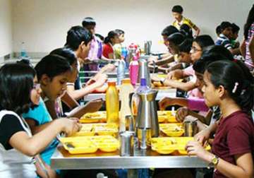 1.5 lakh students in kota served unhealthy food in coaching institutes