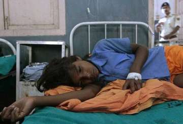 andra pradesh 17 girls hospitalised after having contaminated food