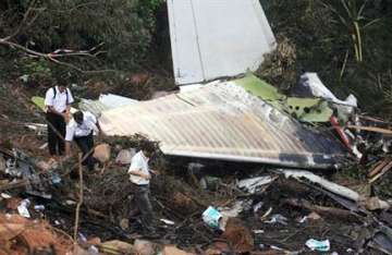 mangalore crash captain ignored co pilot s plea to abort landing